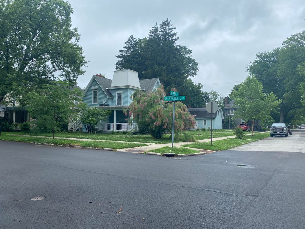 Photo of 302 Lafayette Street, Valparaiso, IN 46383 (MLS # 832647)