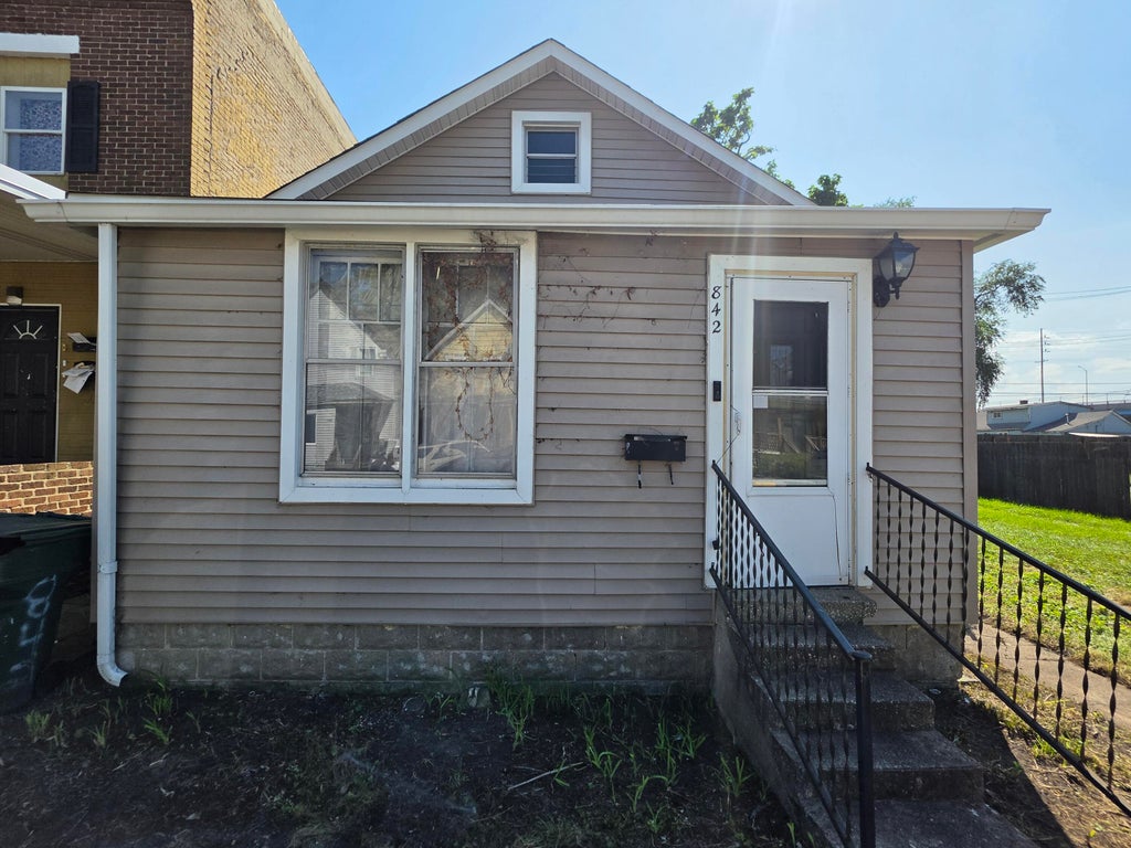 Photo of 842 Indiana Street, Hammond, IN 46320 (MLS # 845387)