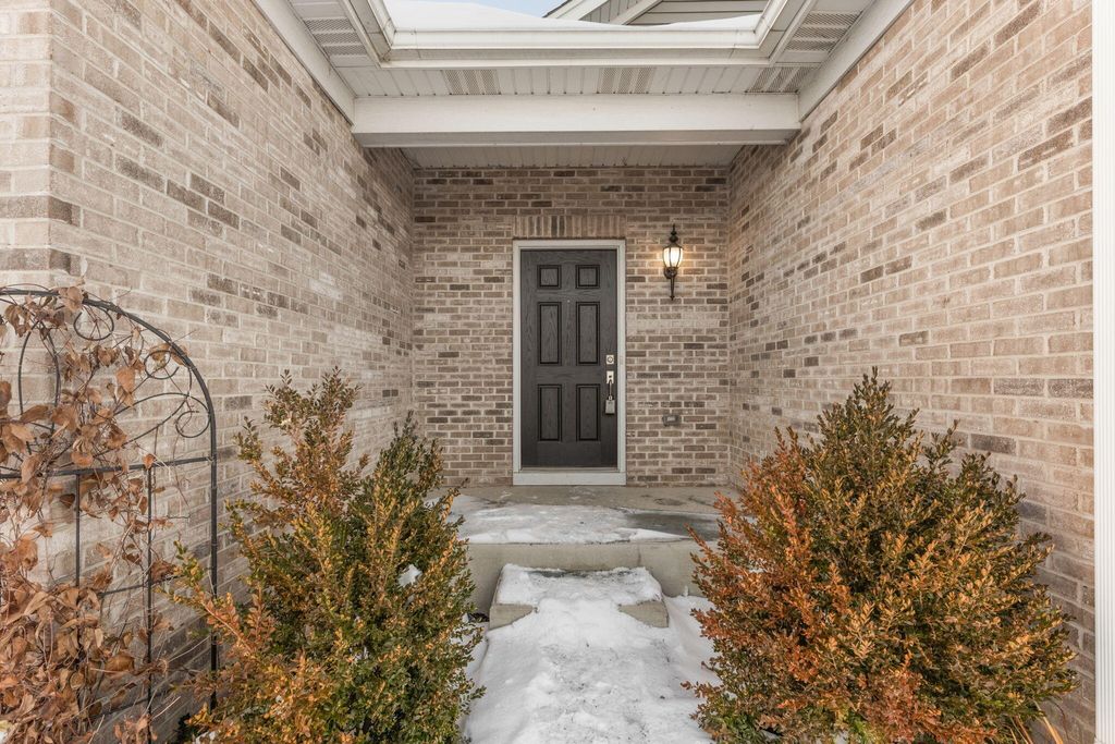 Photo of 10384 Redwood Drive, Saint John, IN 46373 (MLS # 831758)