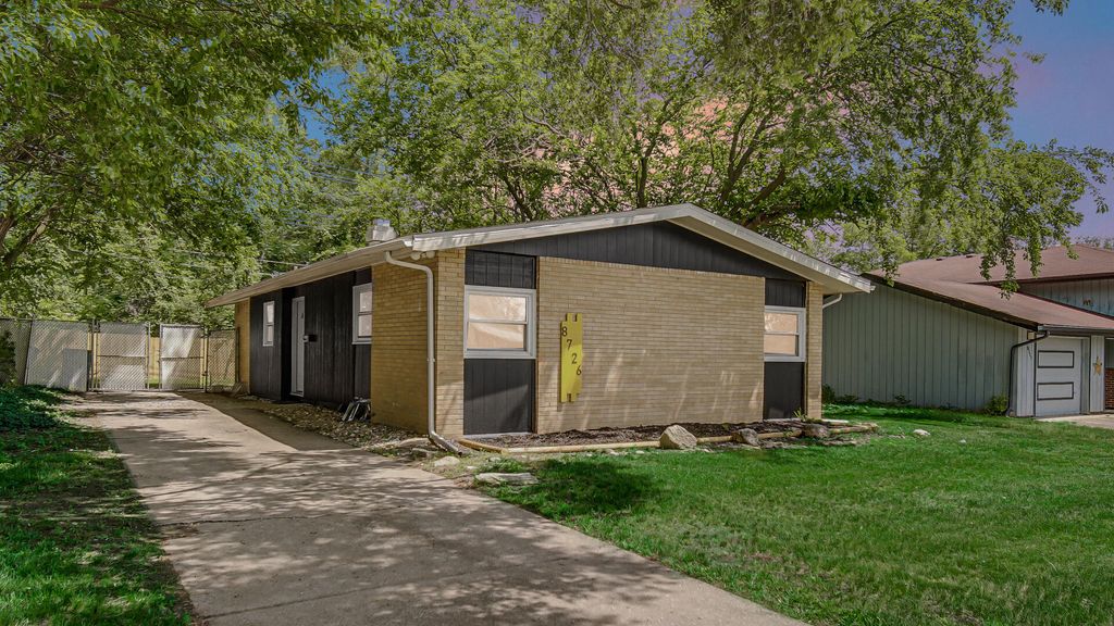 Photo of 8726 Lakewood Avenue, Gary, IN 46403 (MLS # 831927)