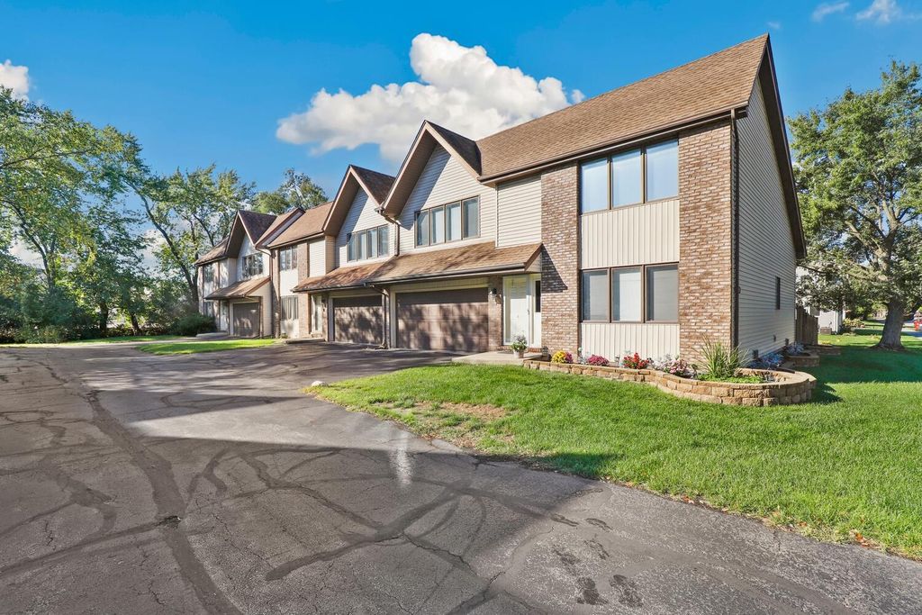 Photo of 741 Newcastle Drive #A, Schererville, IN 46375 (MLS # 829510)