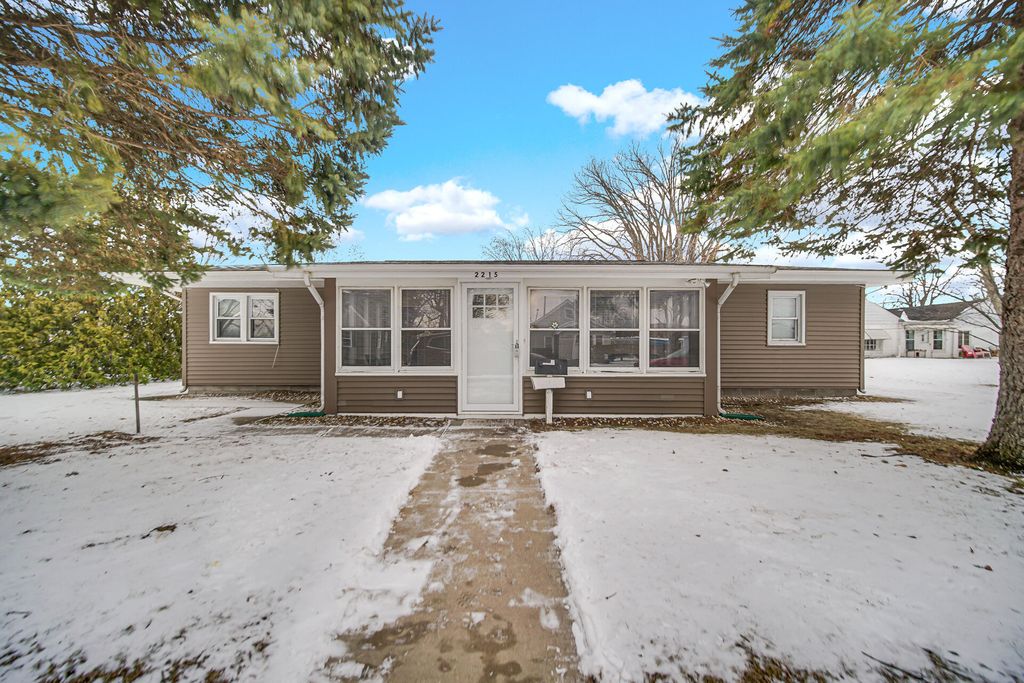 Photo of 2215 Putnam Street, Lake Station, IN 46405 (MLS # 833140)