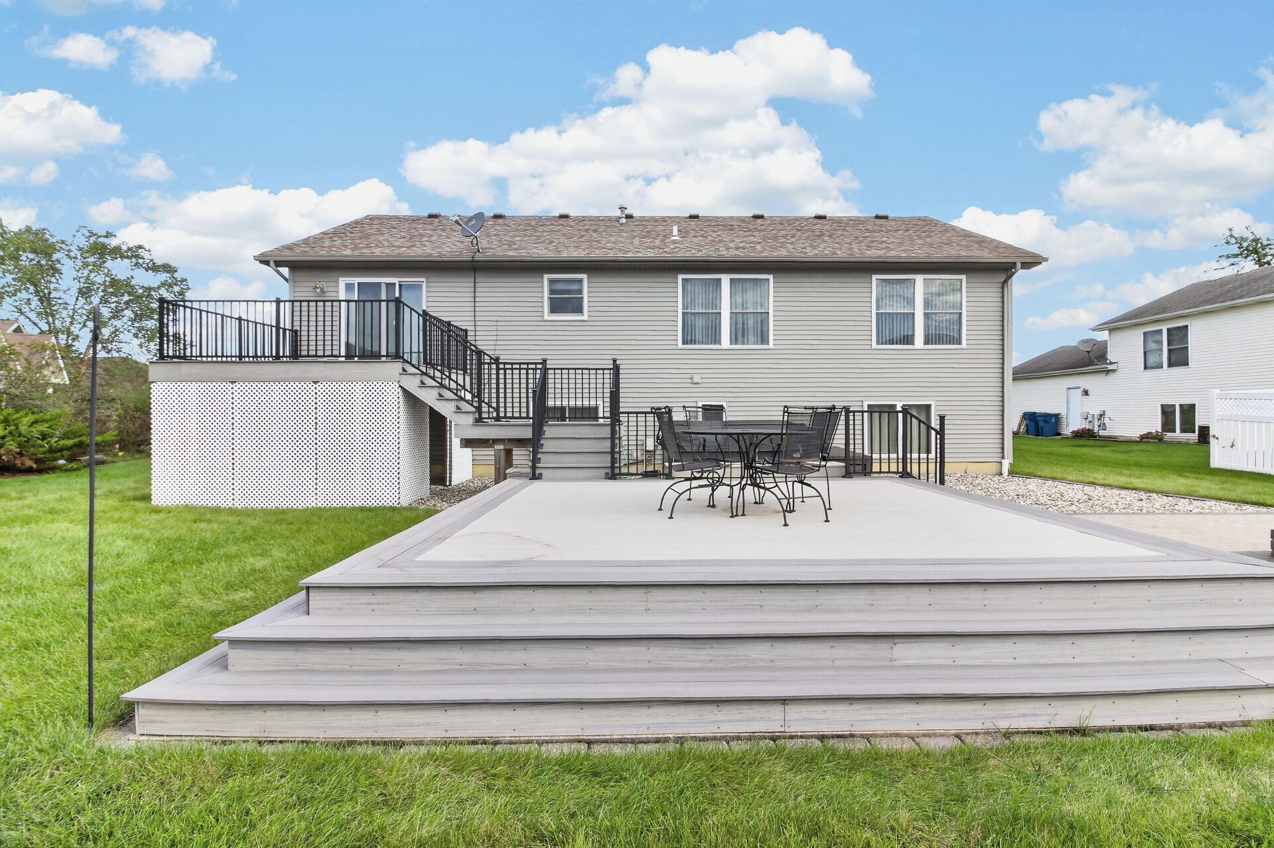795 Surrey Drive