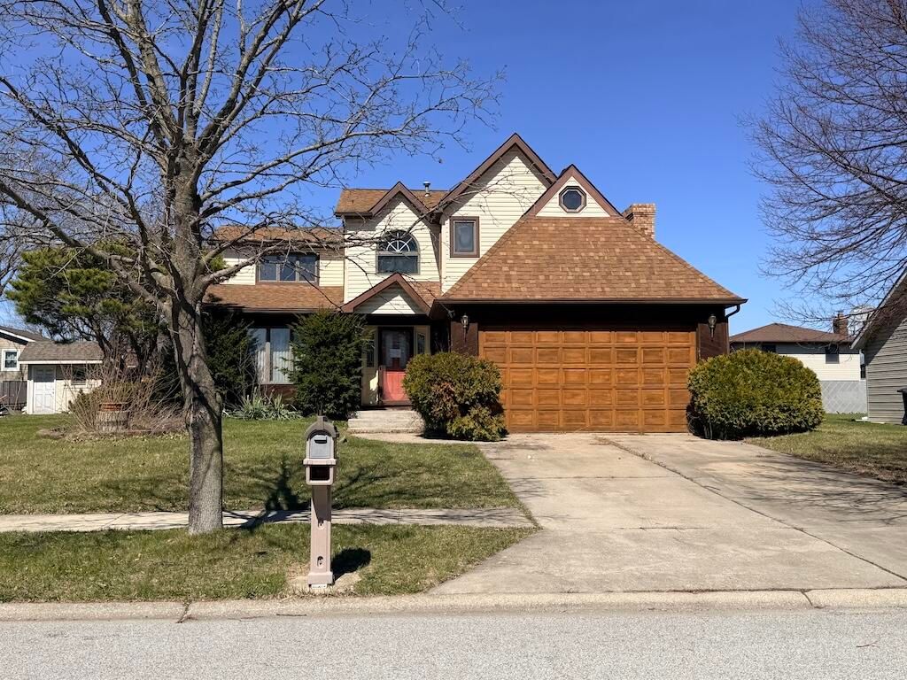 Photo of 1604 W 99th Place, Crown Point, IN 46307 (MLS # 837685)