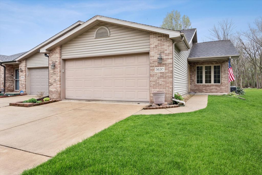 Photo of 3630 Franklin Avenue, Highland, IN 46322 (MLS # 837282)