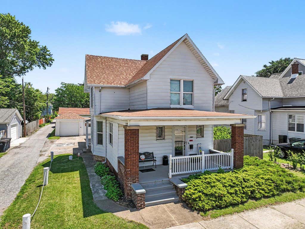 Photo of 1110 Pine Street, Michigan City, IN 46360 (MLS # 841075)