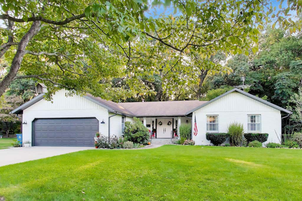 Photo of 4376 N Vintage Hills Trail W, La Porte, IN 46350 (MLS # 844370)