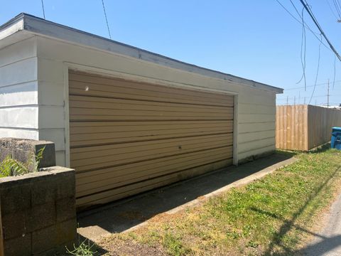 Single Family Residence in Hammond IN 6329 Calumet Avenue 8.jpg