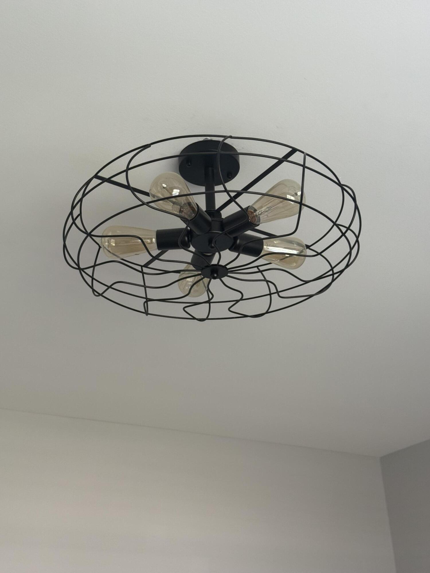 Crown Point, Indiana 46307, United States, 3 Bedrooms Bedrooms, ,3 BathroomsBathrooms,Residential,Active,131395