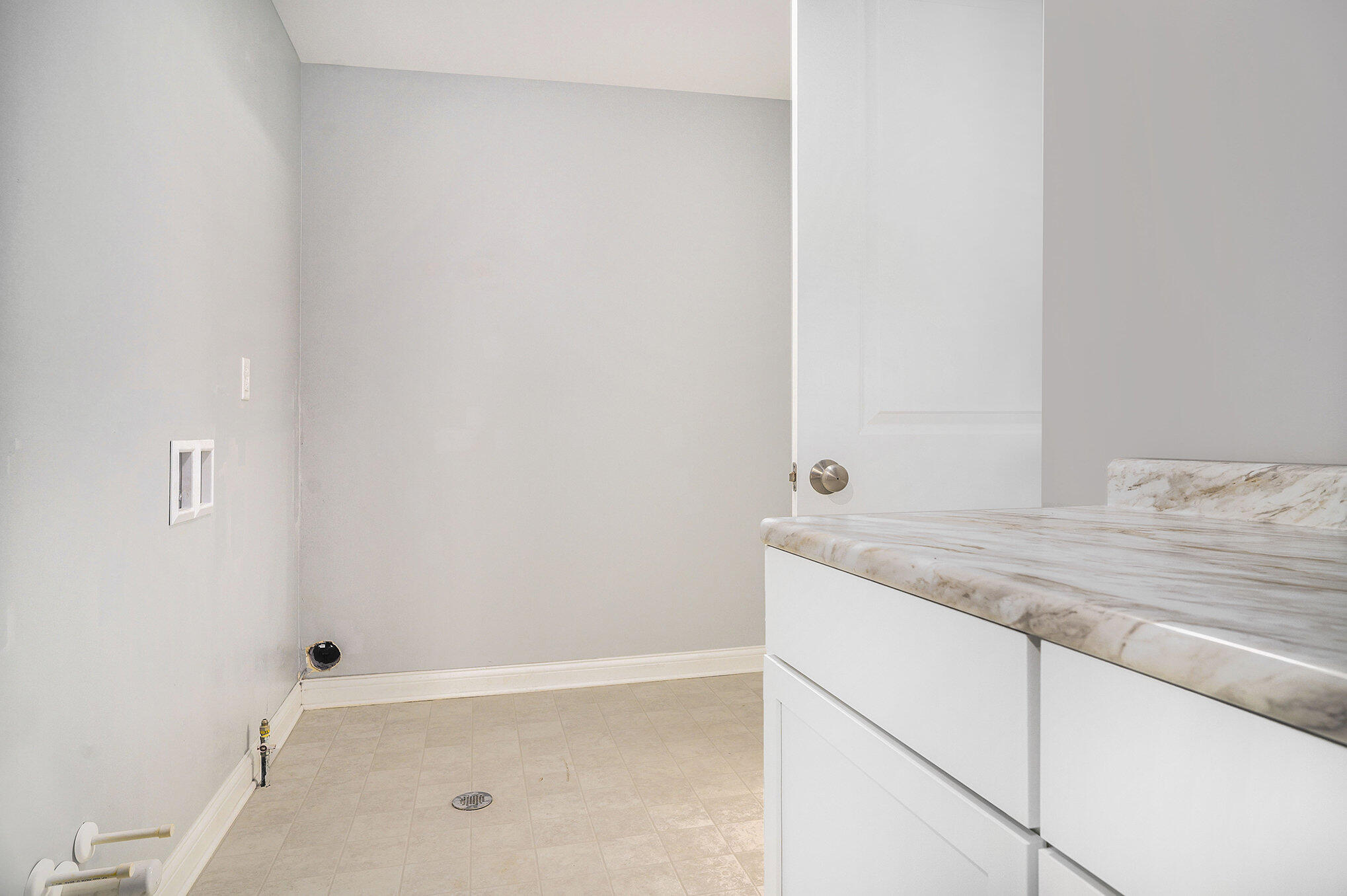 Crown Point, Indiana 46307, United States, 3 Bedrooms Bedrooms, ,3 BathroomsBathrooms,Residential,Active,131395