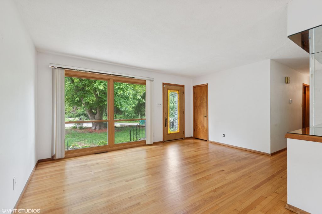 Photo of 925 N Warren Street, Gary, IN 46403 (MLS # 834829)