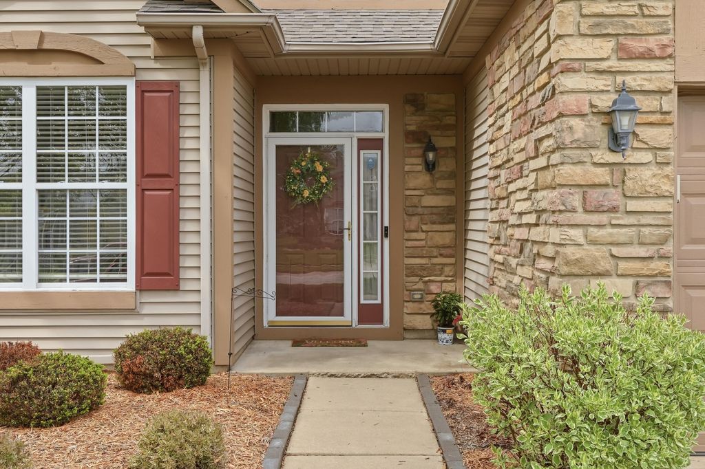 Photo of 1360 Mackinaw Place, Schererville, IN 46375 (MLS # 838139)