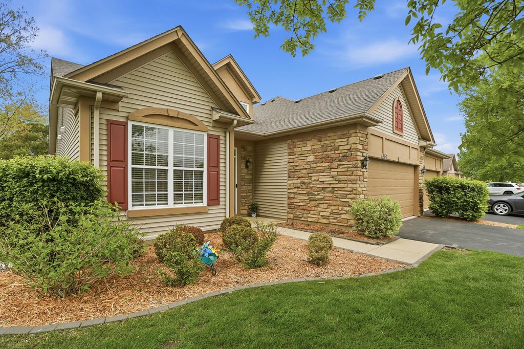 Photo of 1360 Mackinaw Place, Schererville, IN 46375 (MLS # 838139)