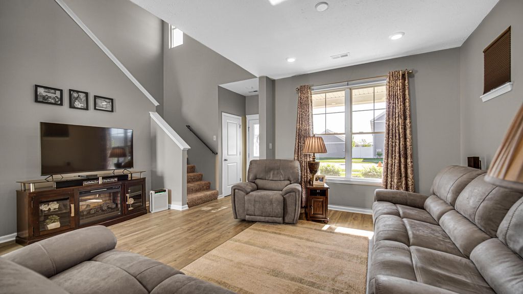 Photo of 11828 Kentucky Street, Crown Point, IN 46307 (MLS # 839087)