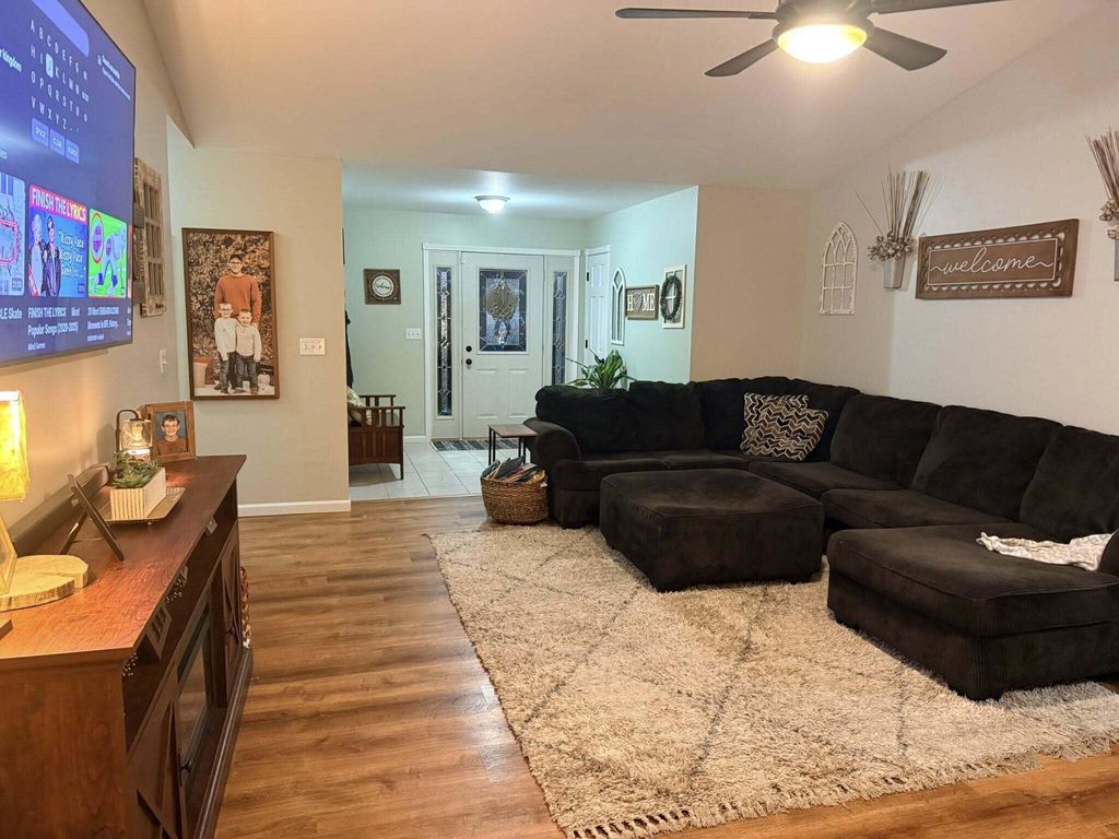 Photo of 11530 Salyer Drive, Wheatfield, IN 46392 (MLS # 832497)