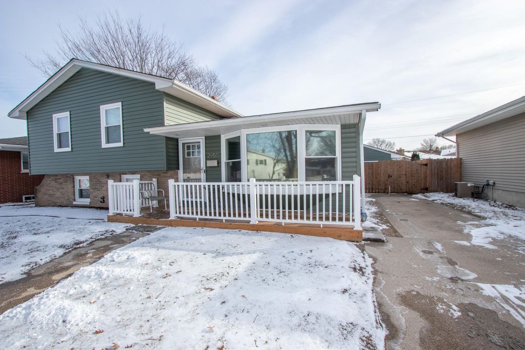 Photo of 2950 101st Street, Highland, IN 46322 (MLS # 833216)