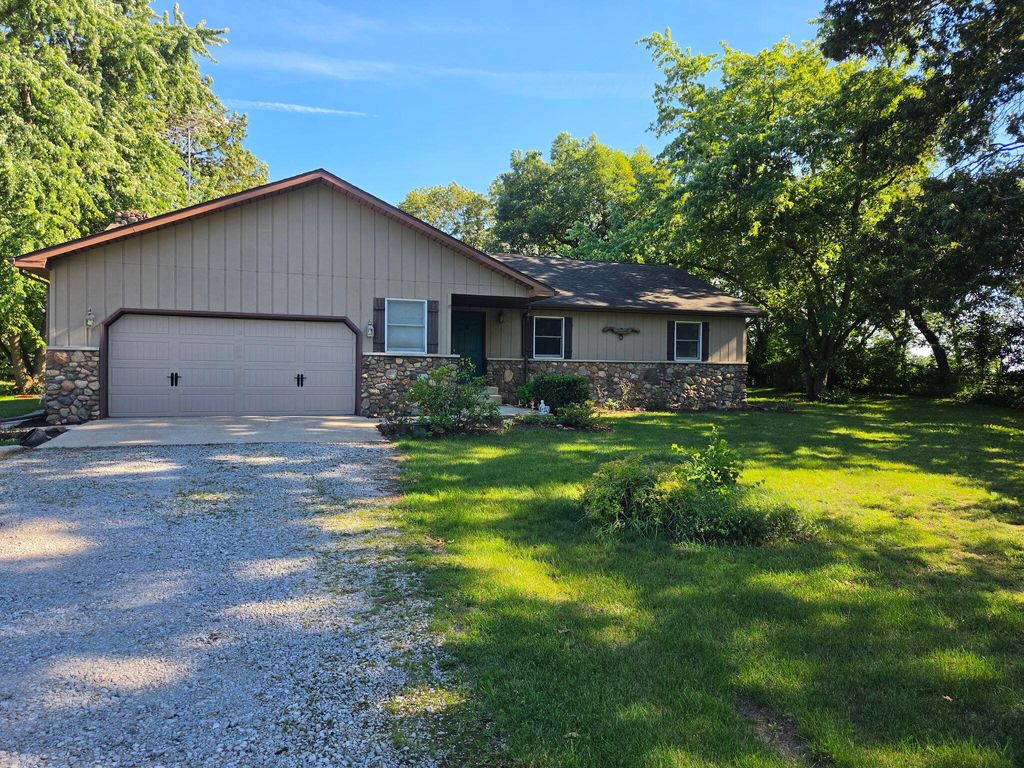 Photo of 1809 W 900 N, Wheatfield, IN 46392 (MLS # 841242)