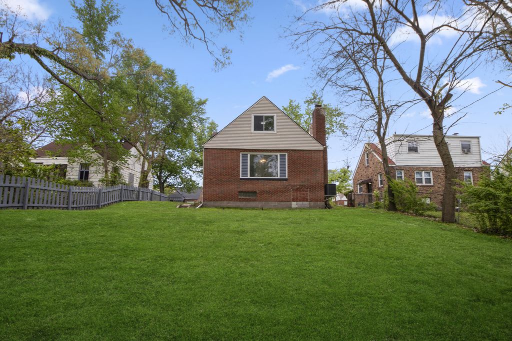 Photo of 825 E 43rd Place, Gary, IN 46409 (MLS # 838901)