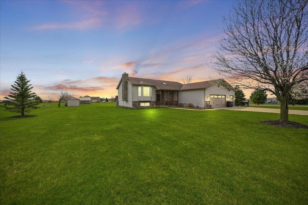 Photo of 9197 W 196th Avenue, Lowell, IN 46356 (MLS # 836751)