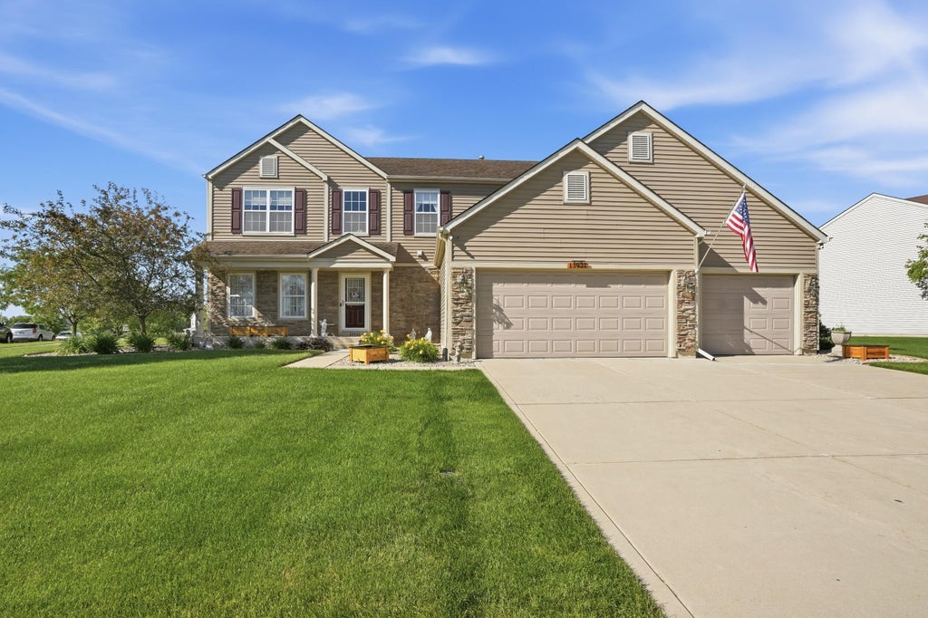 Photo of 13921 Bluff View Road, Dyer, IN 46311 (MLS # 842957)