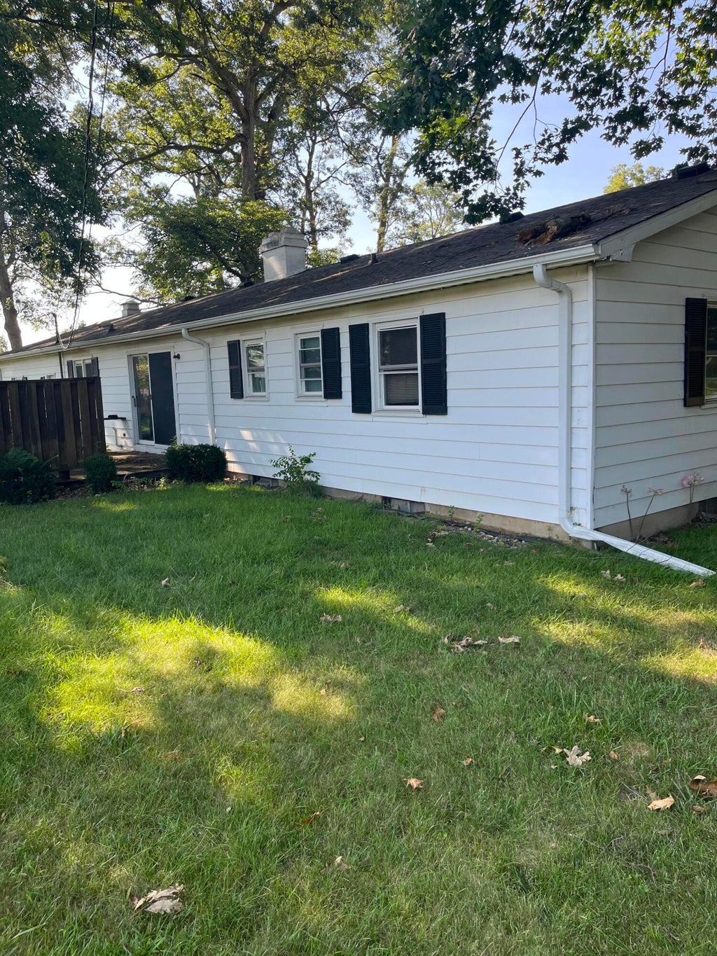 Photo of 1810 Oakwood Drive, Rochester, IN 46975 (MLS # 844250)