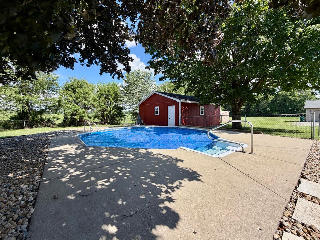 Photo of 100 S 500 W, La Porte, IN 46350 (MLS # 840922)