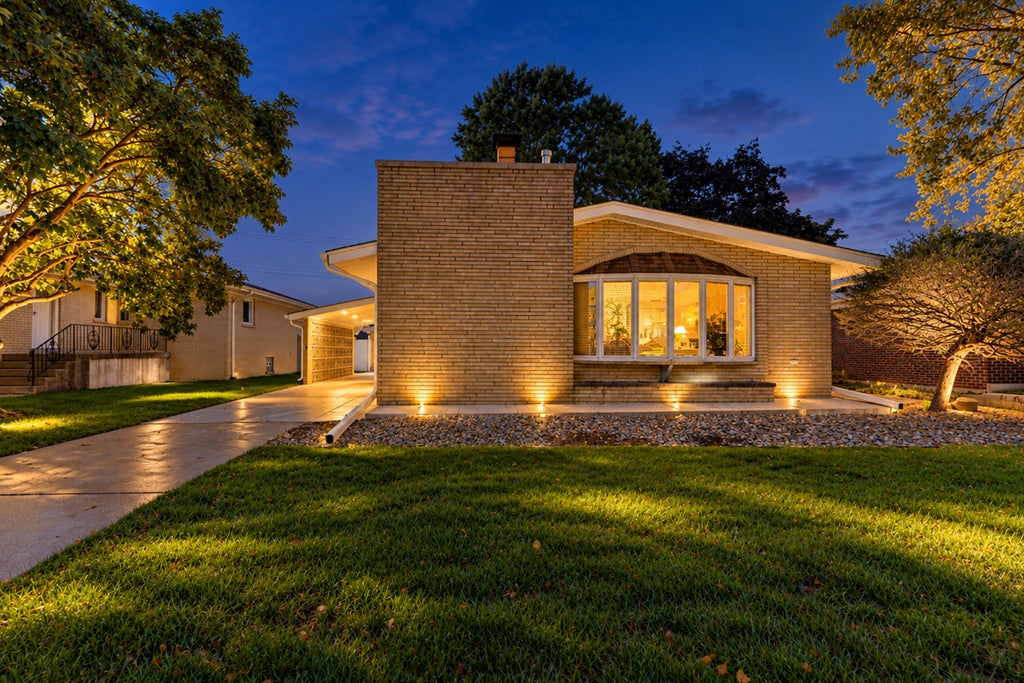 Photo of 7236 Northcote Avenue, Hammond, IN 46324 (MLS # 846626)