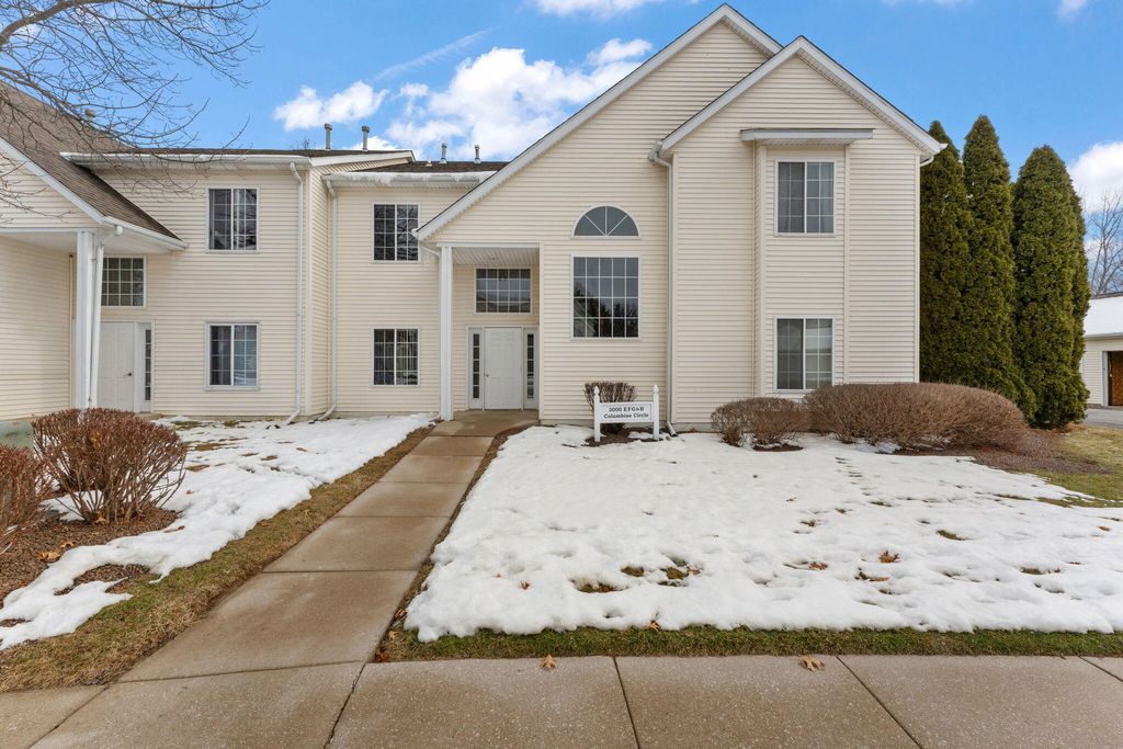 Photo of 3000 Columbine Circle #G, Valparaiso, IN 46383 (MLS # 834073)
