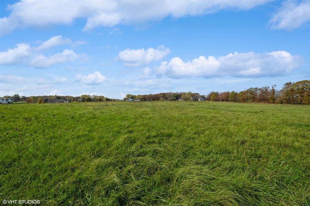 Photo of 595 W 213 S, Hebron, IN 46341 (MLS # 836224)