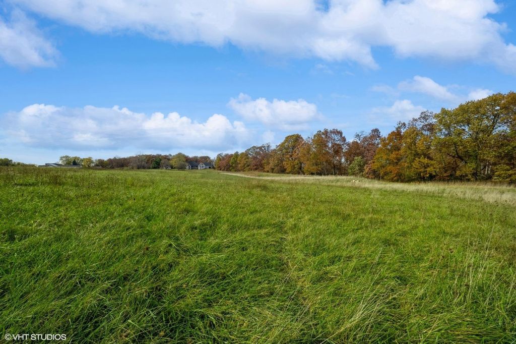 Photo of 595 W 213 S, Hebron, IN 46341 (MLS # 836224)