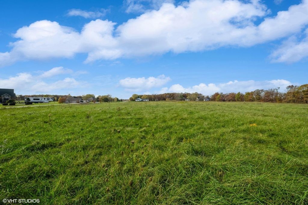 Photo of 595 W 213 S, Hebron, IN 46341 (MLS # 836224)