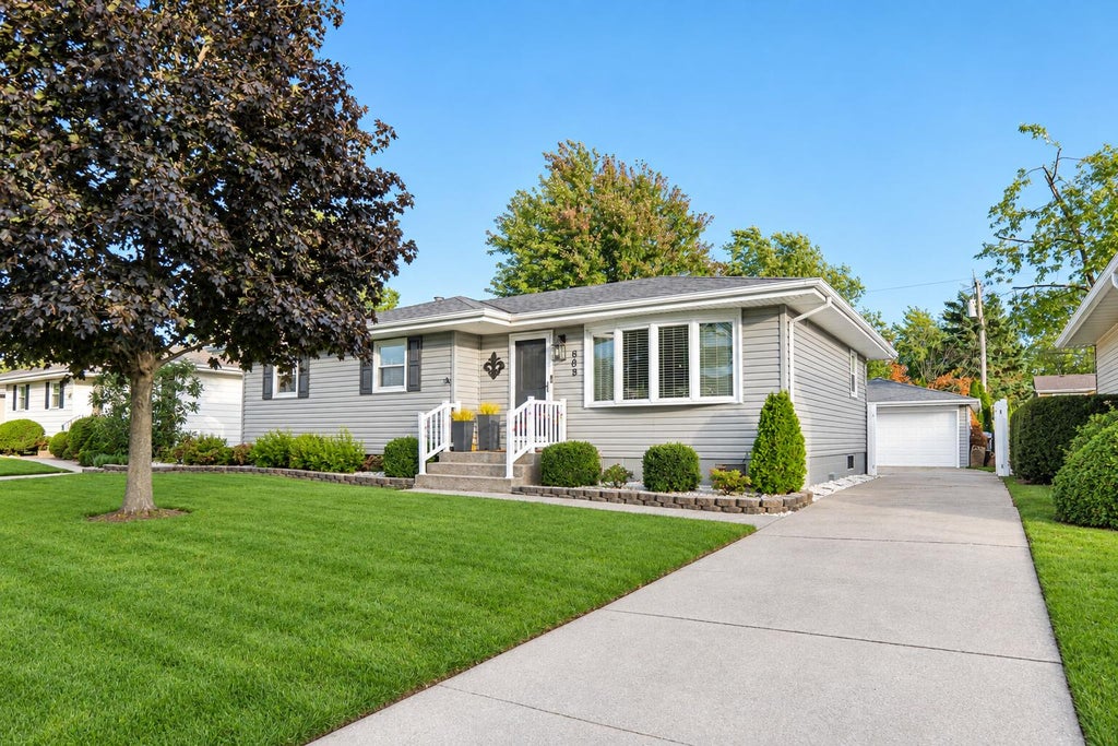 Photo of 903 Tyler Avenue, Dyer, IN 46311 (MLS # 846575)