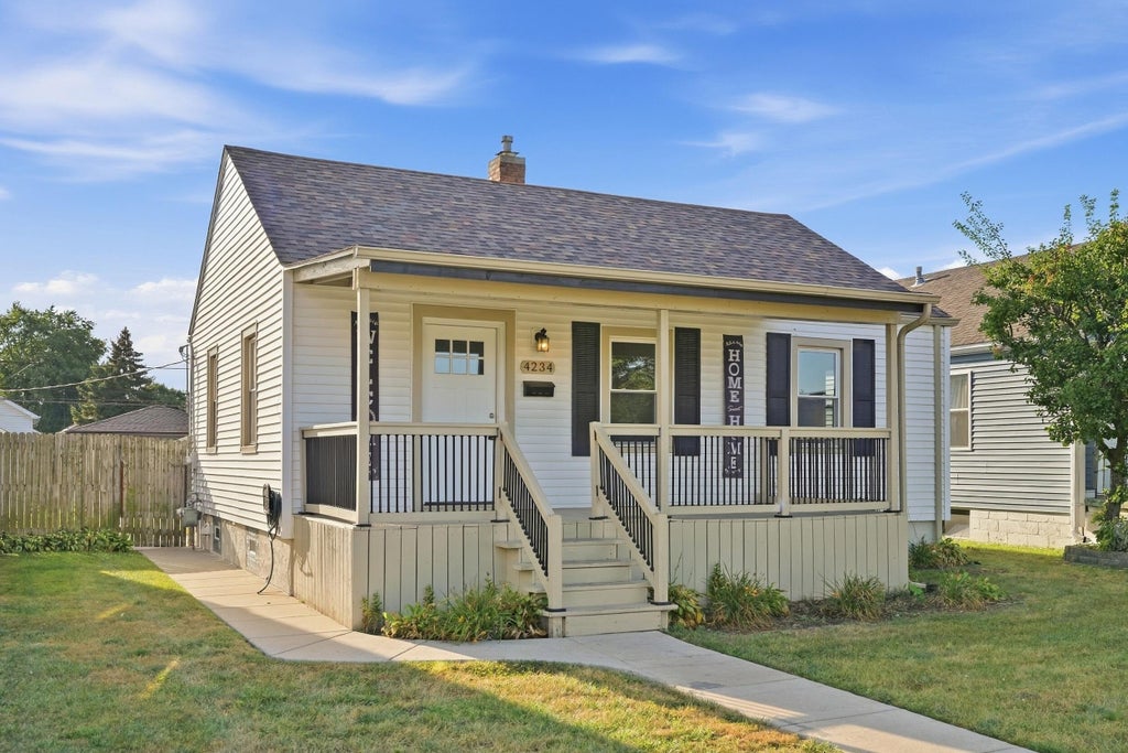 Photo of 4234 Towle Avenue, Hammond, IN 46327 (MLS # 845293)