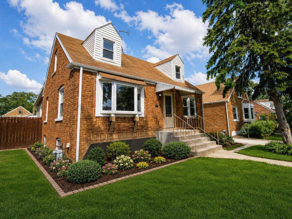 Photo of 636 Union Avenue, Chicago Heights, IL 60411 (MLS # 838981)