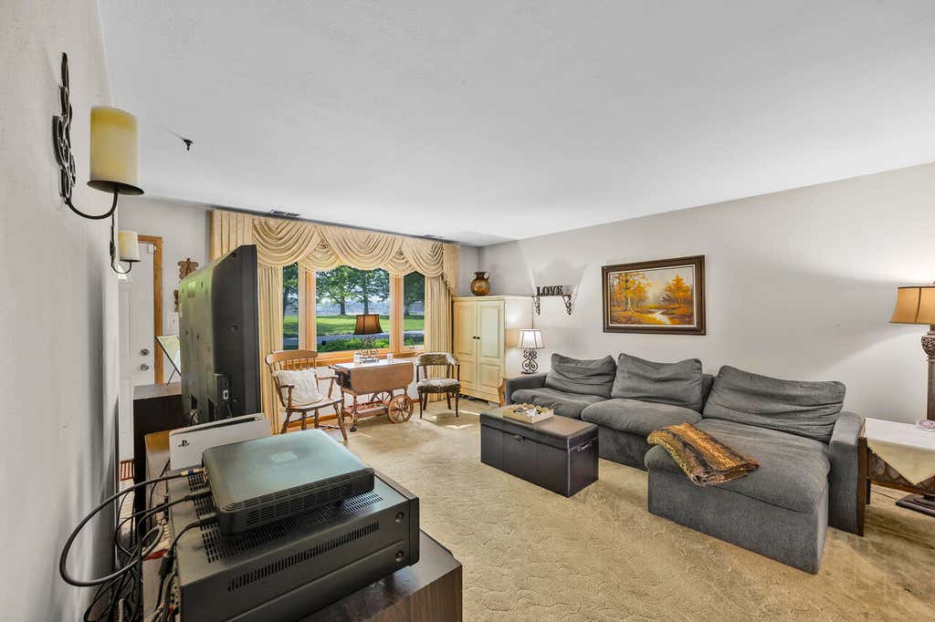 Photo of 1 N Wabash Street, Hobart, IN 46342 (MLS # 842227)