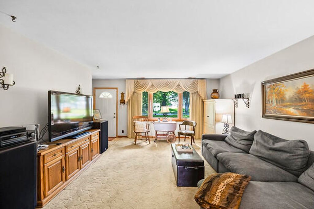 Photo of 1 N Wabash Street, Hobart, IN 46342 (MLS # 842227)