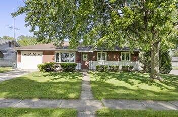 Photo of 1 N Wabash Street, Hobart, IN 46342 (MLS # 842227)
