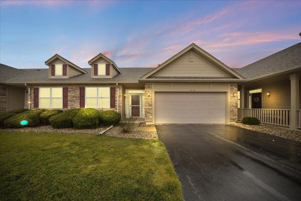 Photo of 1318 Marigold Place, Schererville, IN 46375 (MLS # 835024)