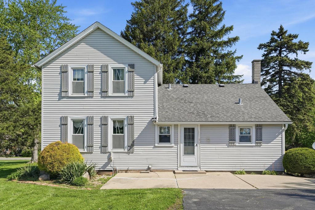 Photo of 10351 Joliet Street, Saint John, IN 46373 (MLS # 838395)
