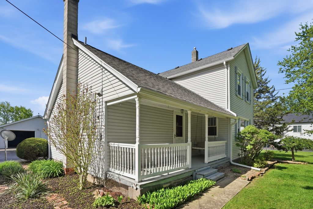 Photo of 10351 Joliet Street, Saint John, IN 46373 (MLS # 838395)