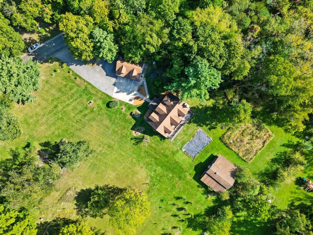 Photo of 450 E Greening Road, Chesterton, IN 46304 (MLS # 831010)