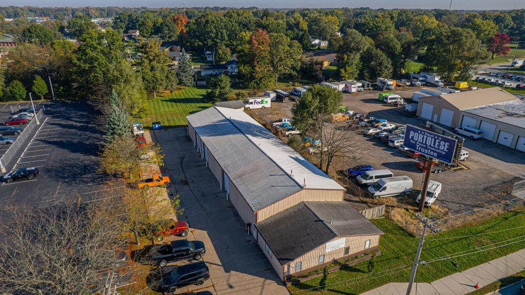 Photo of 1010 E Jefferson Boulevard, Mishawaka, IN 46545 (MLS # 847351)