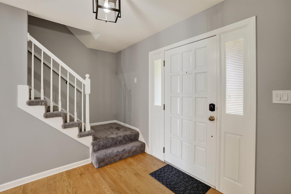 Photo of 9807 Ivy Lane, Munster, IN 46321 (MLS # 844967)