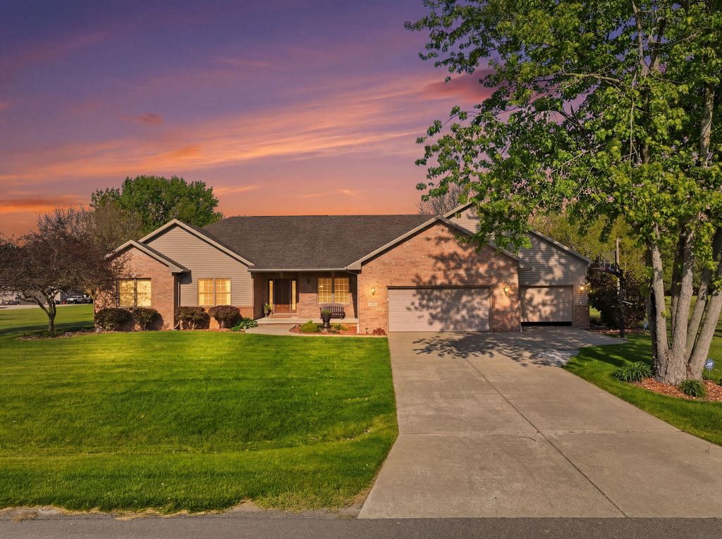 Photo of 17350 Mckinley Place, Lowell, IN 46356 (MLS # 838921)