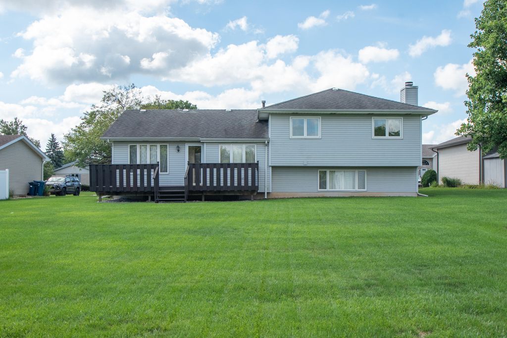 Photo of 13100 Snowberry Lane, Saint John, IN 46373 (MLS # 833487)
