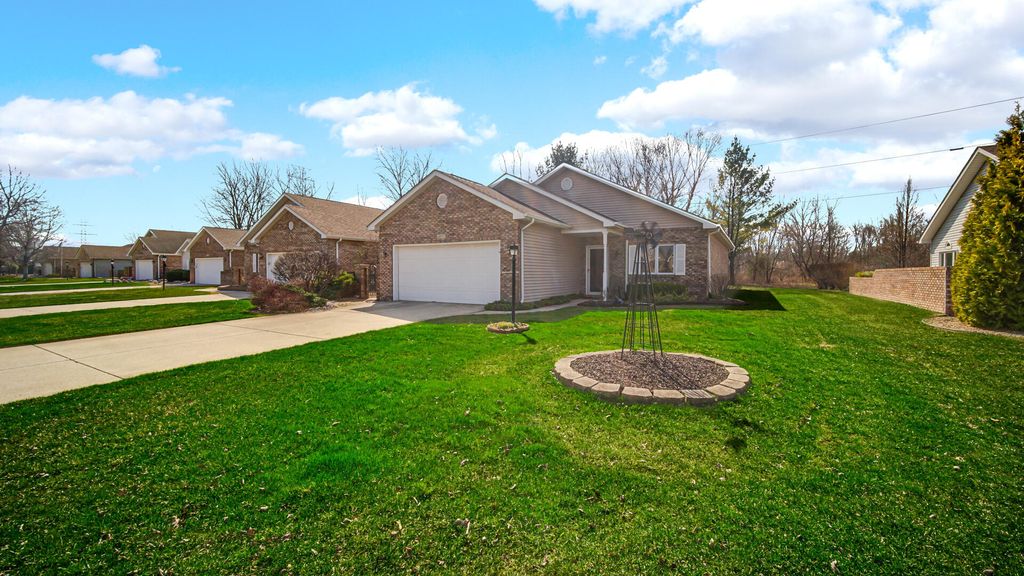 Photo of 317 Azalea Drive, Hobart, IN 46342 (MLS # 836361)