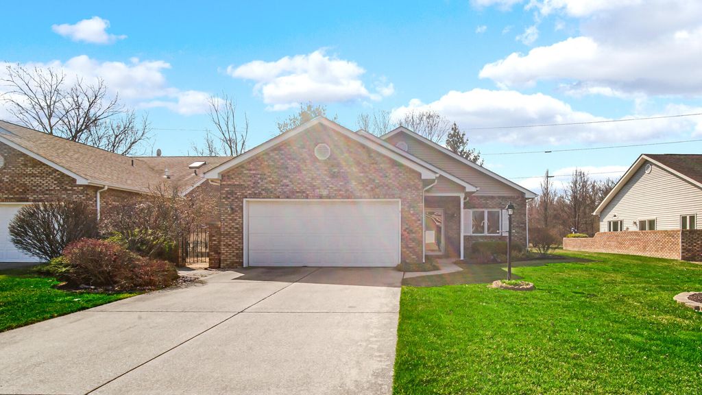 Photo of 317 Azalea Drive, Hobart, IN 46342 (MLS # 836361)