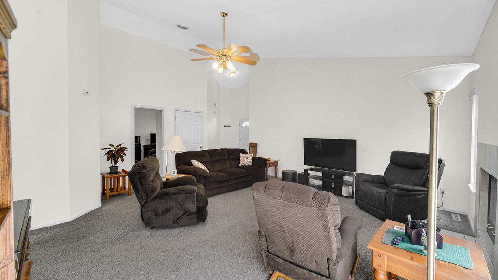 Photo of 317 Azalea Drive, Hobart, IN 46342 (MLS # 836361)