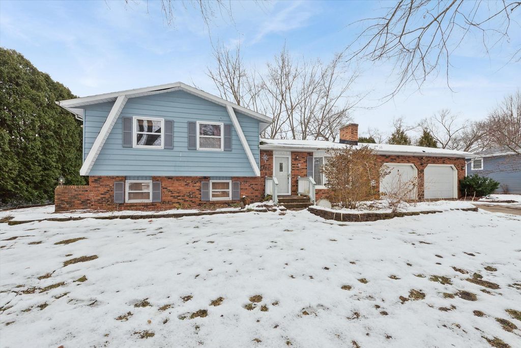 Photo of 4446 Budlee Drive, Michigan City, IN 46360 (MLS # 832278)