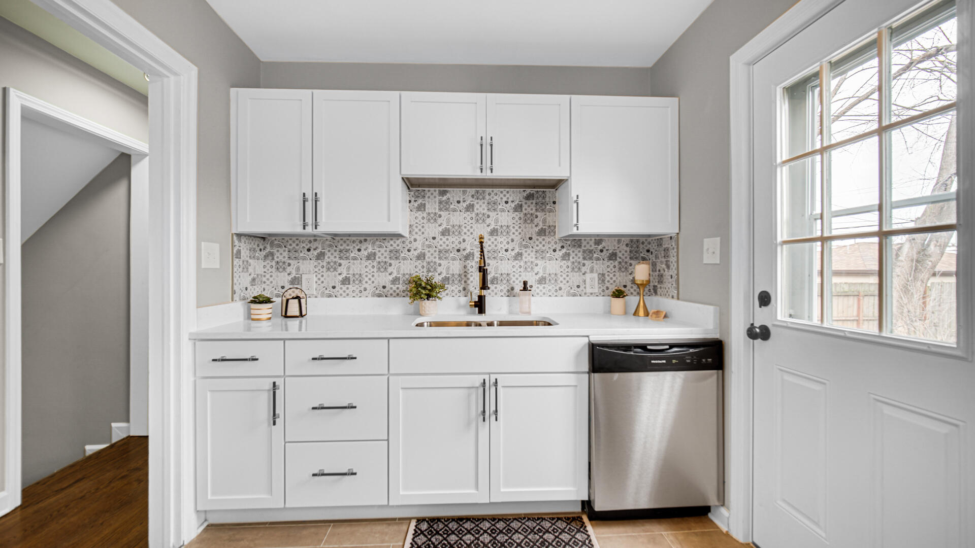 7339 Jefferson Avenue